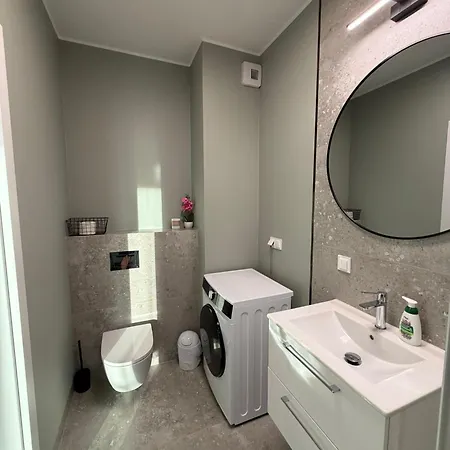 Anna Apartman *